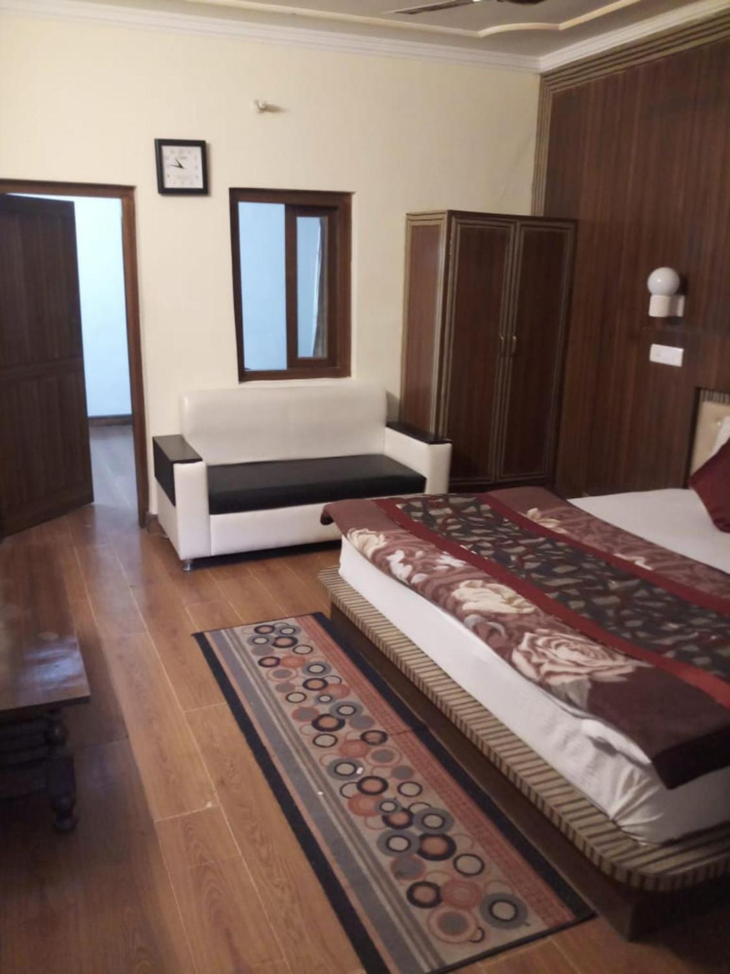 Goroomgo Moon Nainital Near Naini Lake - Parking & Lift Facilities -Hygiene And Spacious Room - Best Seller エクステリア 写真