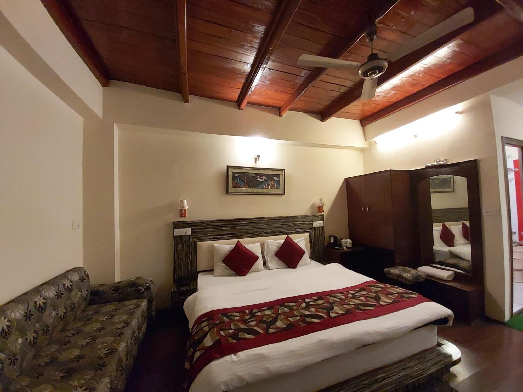 Goroomgo Moon Nainital Near Naini Lake - Parking & Lift Facilities -Hygiene And Spacious Room - Best Seller エクステリア 写真