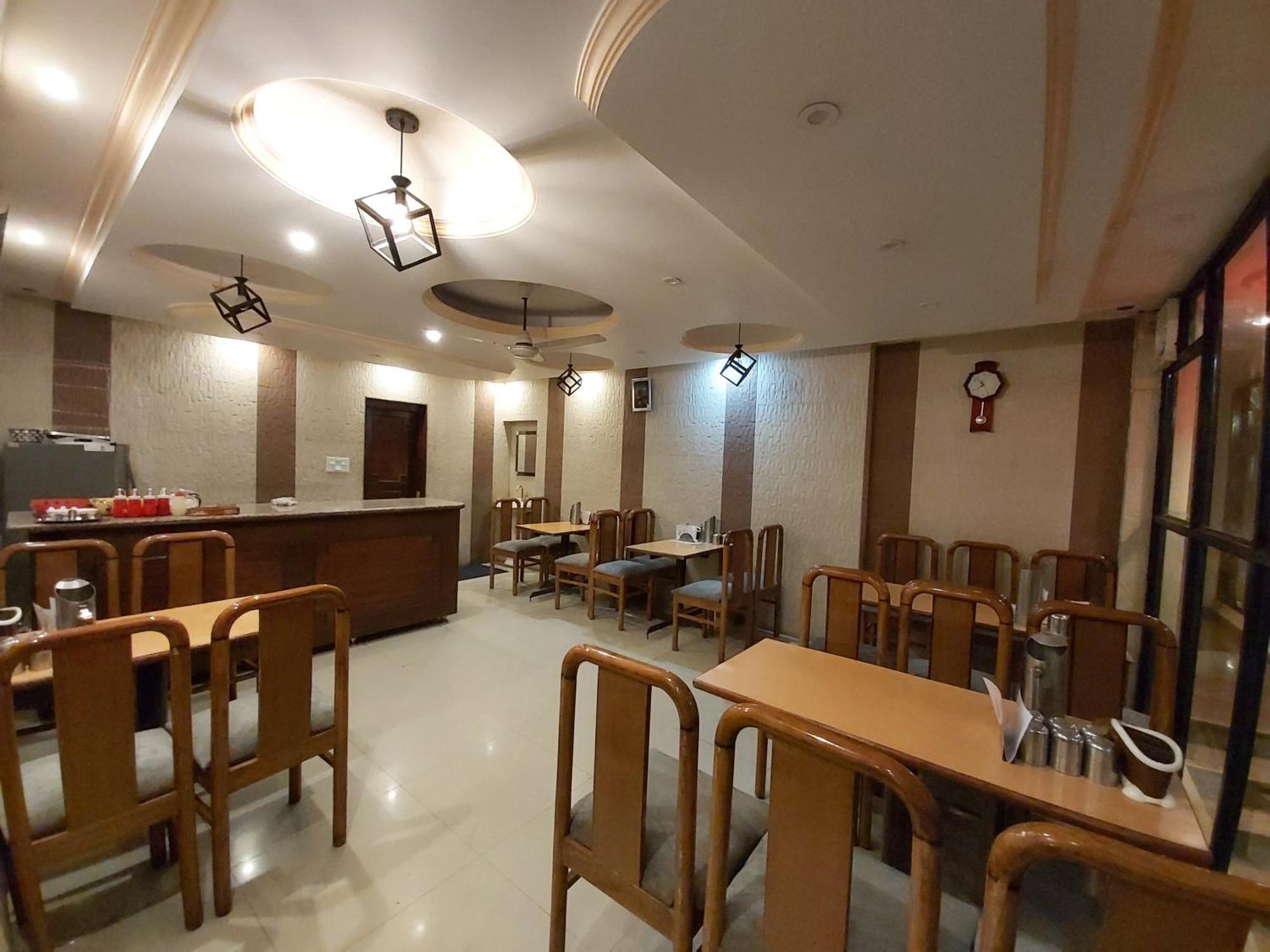 Goroomgo Moon Nainital Near Naini Lake - Parking & Lift Facilities -Hygiene And Spacious Room - Best Seller エクステリア 写真