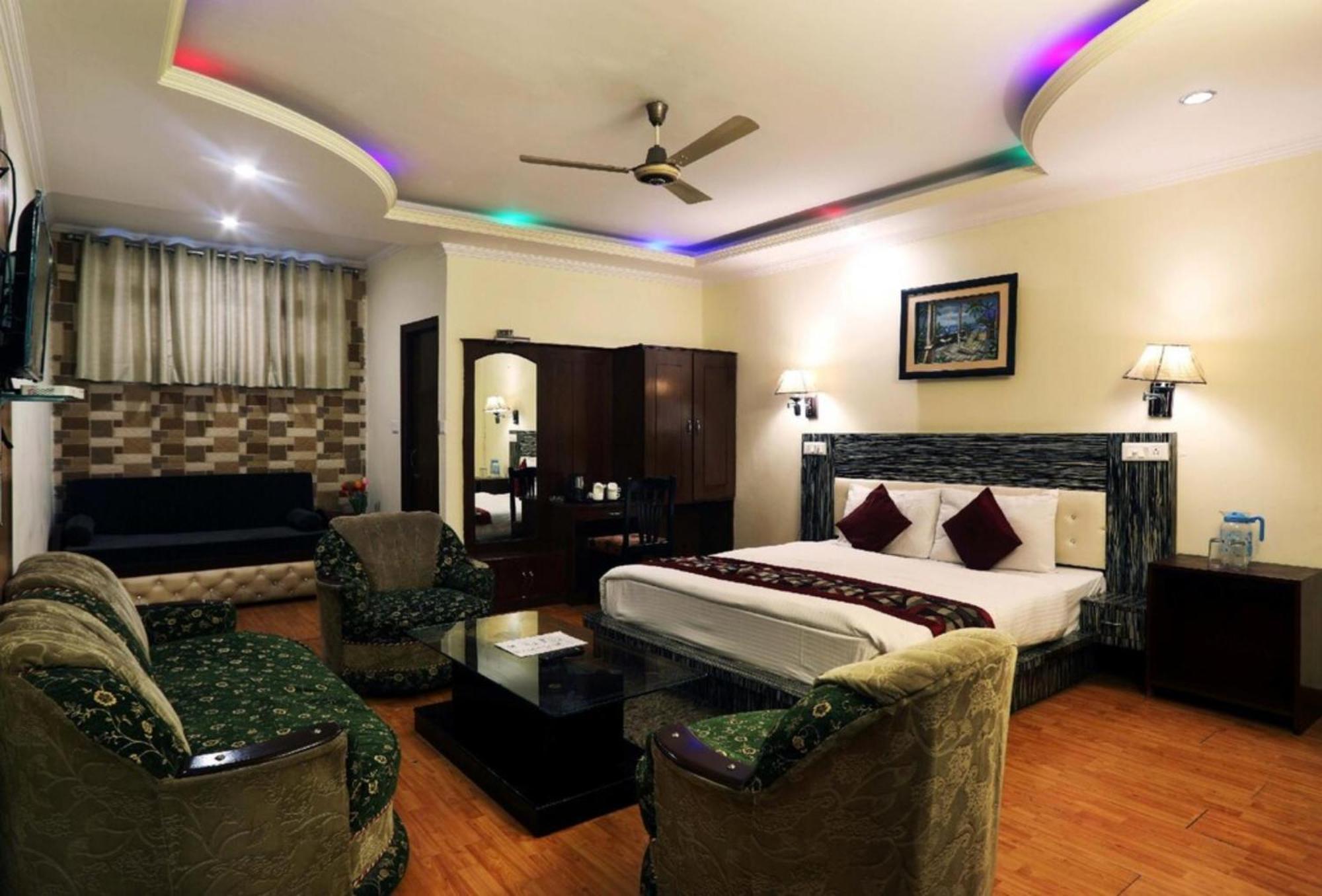 Goroomgo Moon Nainital Near Naini Lake - Parking & Lift Facilities -Hygiene And Spacious Room - Best Seller エクステリア 写真
