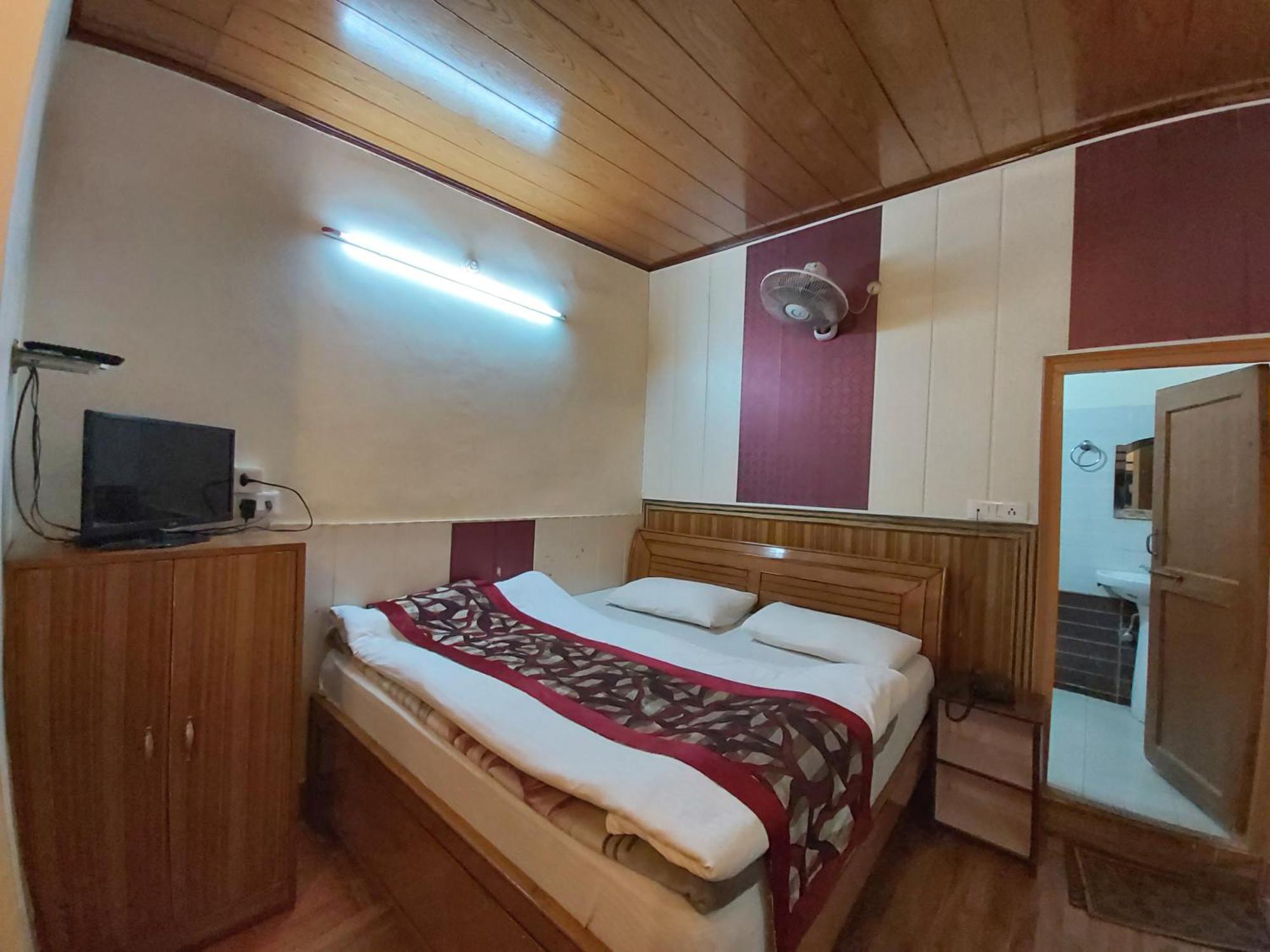 Goroomgo Moon Nainital Near Naini Lake - Parking & Lift Facilities -Hygiene And Spacious Room - Best Seller エクステリア 写真