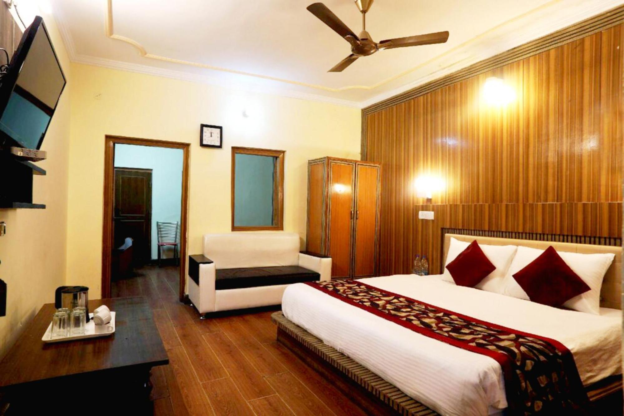 Goroomgo Moon Nainital Near Naini Lake - Parking & Lift Facilities -Hygiene And Spacious Room - Best Seller エクステリア 写真