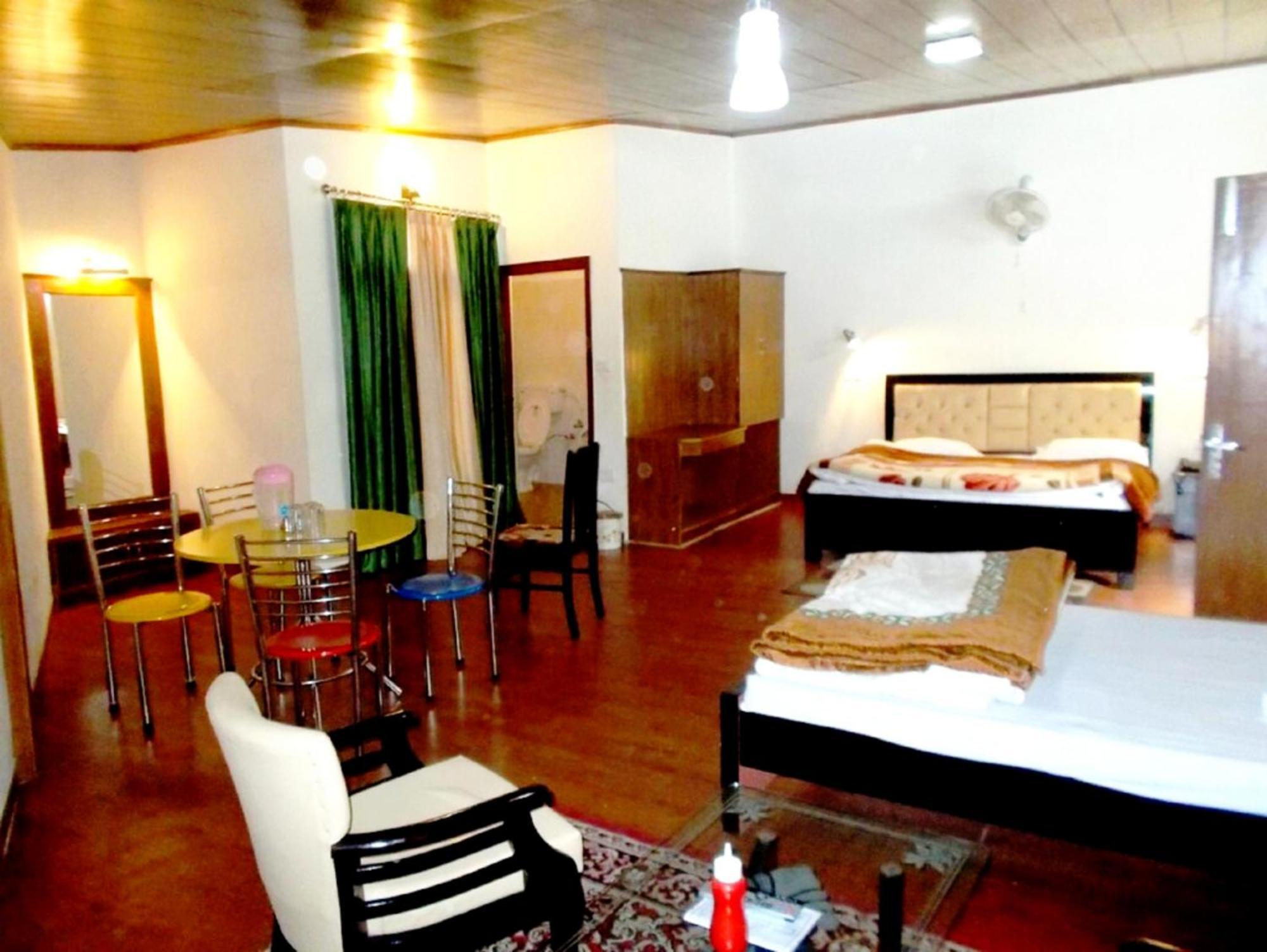 Goroomgo Moon Nainital Near Naini Lake - Parking & Lift Facilities -Hygiene And Spacious Room - Best Seller エクステリア 写真