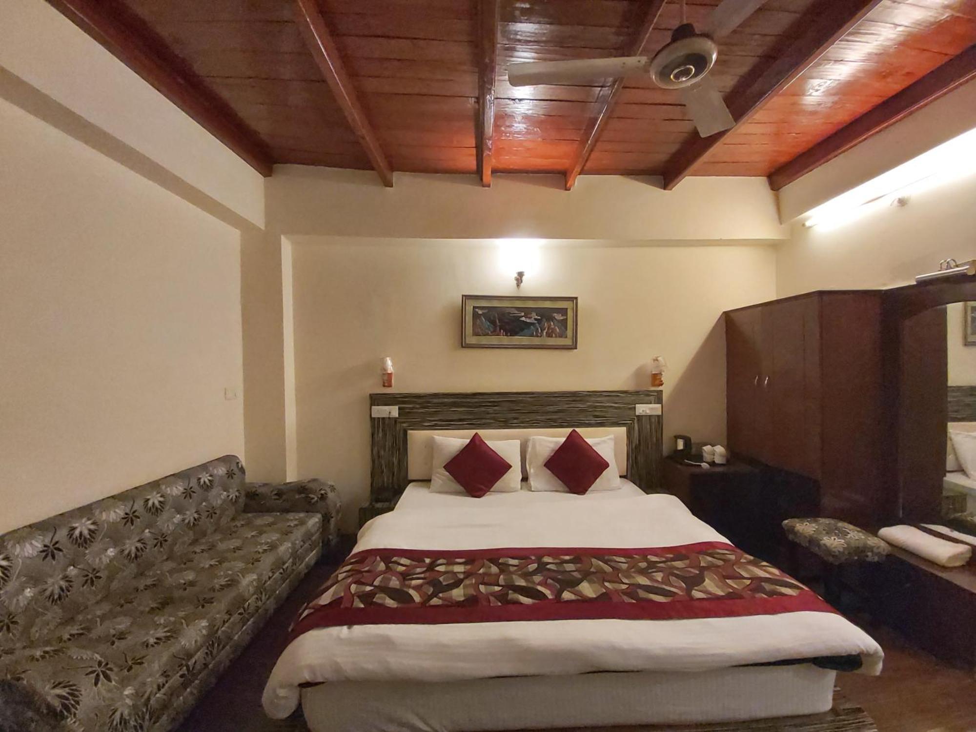 Goroomgo Moon Nainital Near Naini Lake - Parking & Lift Facilities -Hygiene And Spacious Room - Best Seller エクステリア 写真