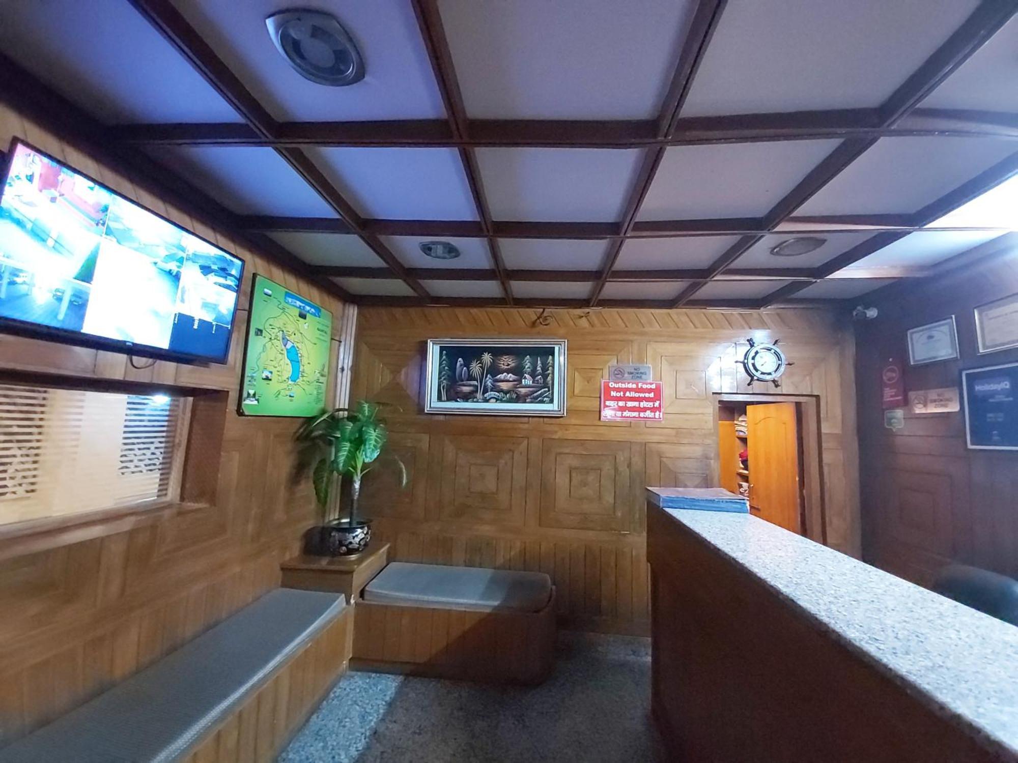 Goroomgo Moon Nainital Near Naini Lake - Parking & Lift Facilities -Hygiene And Spacious Room - Best Seller エクステリア 写真