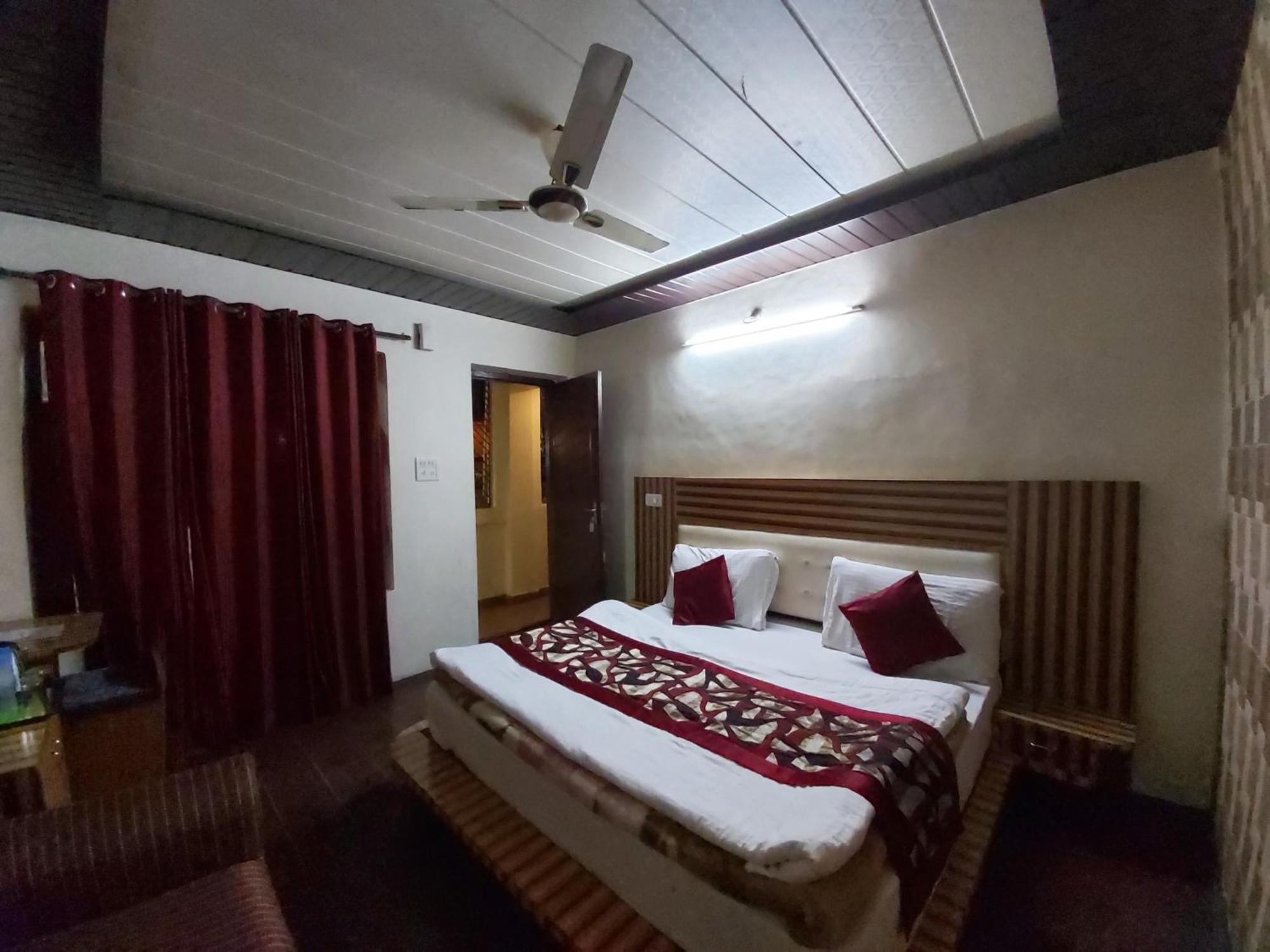 Goroomgo Moon Nainital Near Naini Lake - Parking & Lift Facilities -Hygiene And Spacious Room - Best Seller エクステリア 写真